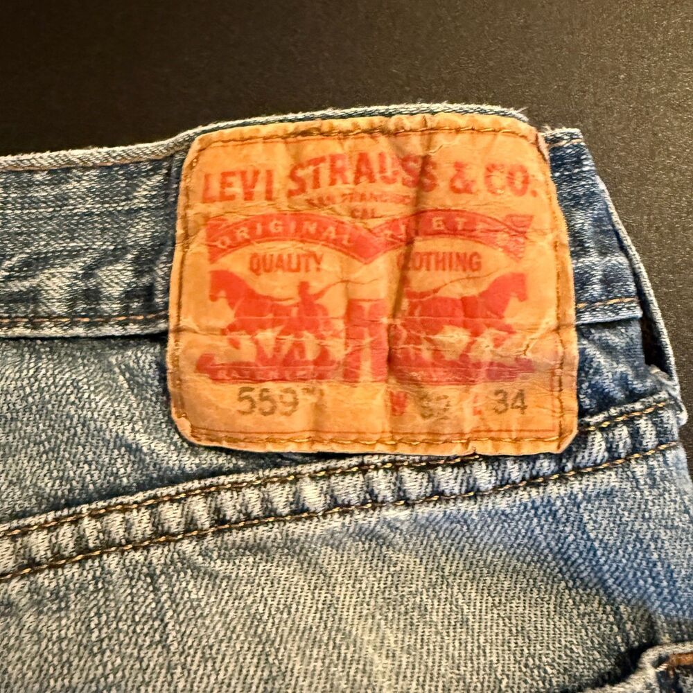 Levi’s 559 Relaxed Straight Jeans | Light Wash Distressed 32x34 - Picture 9 of 11